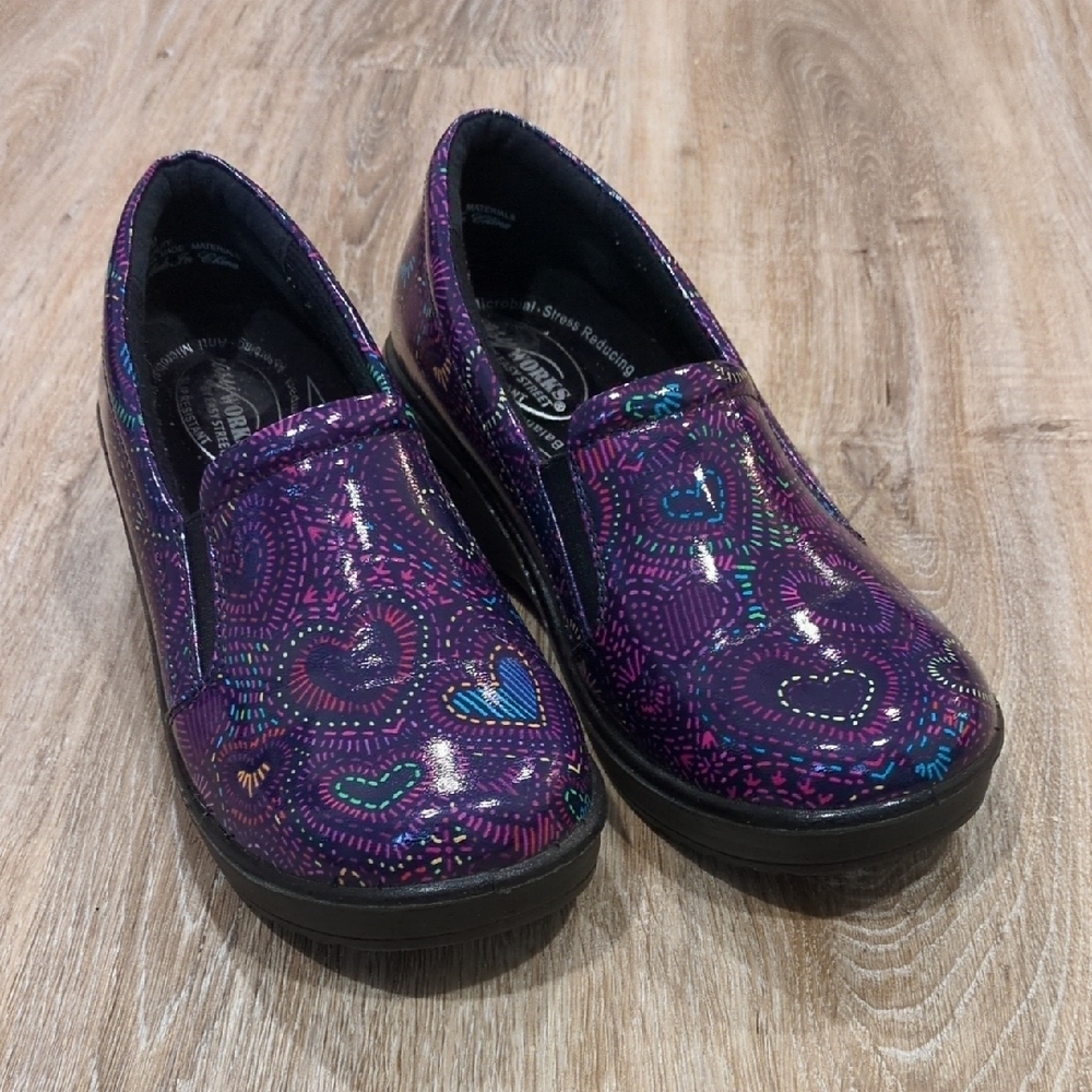 💜🖤Easy Works By Easy Street Women's Purple Hearts Slip-On Shoes Size 8 M💜🖤